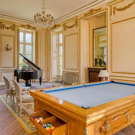 Chateau Sleeps 20 Pool Wifi * Pleurs